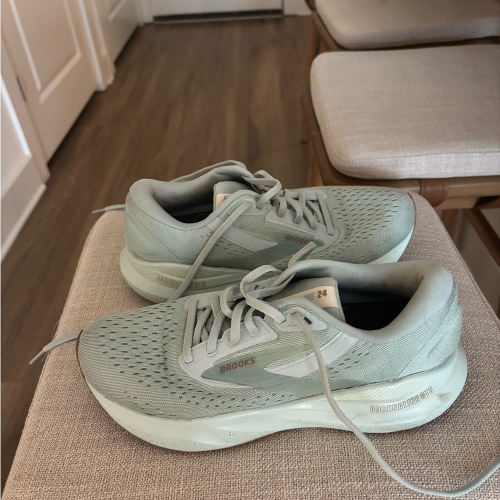 Brooks Adrenaline 24 GTS Sz 8